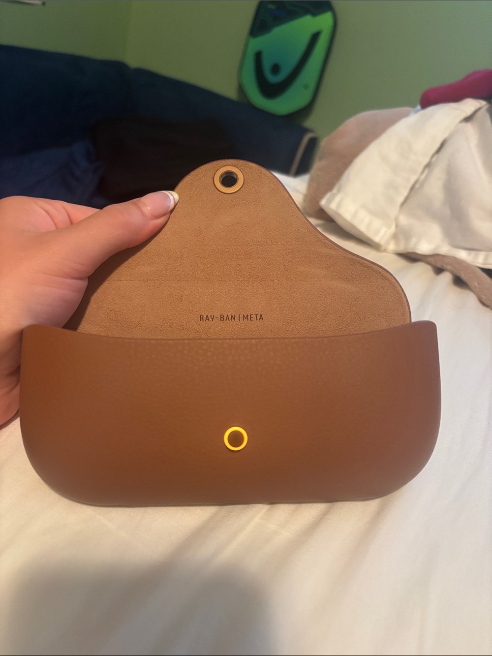 Ray-Ban Meta charging case - Picture 2 of 5